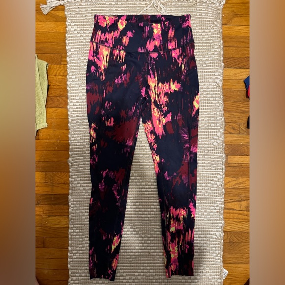 BARELY WORN New Balance Medium Leggings - Picture 2 of 3
